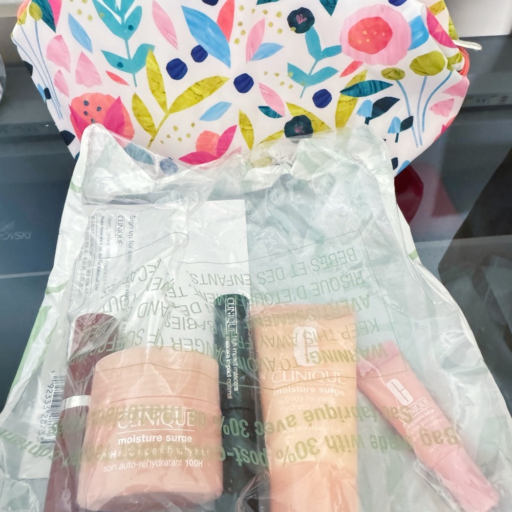 Clinique Moisture Surge Skincare Set